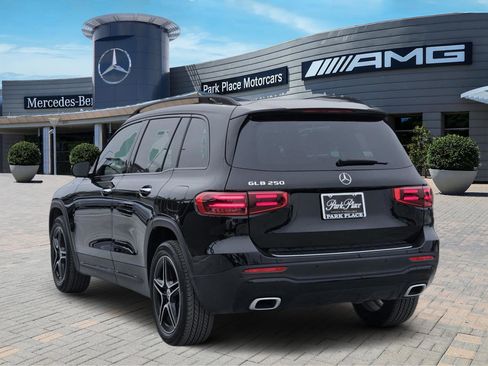 Used 2025 Mercedes-Benz GLB 250 image 4