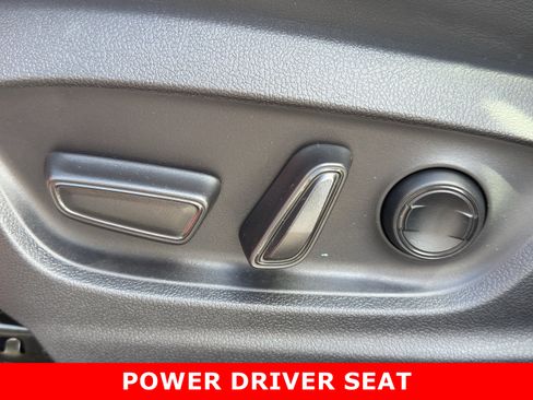 Used 2024 Toyota Crown AWD/4WD image 17