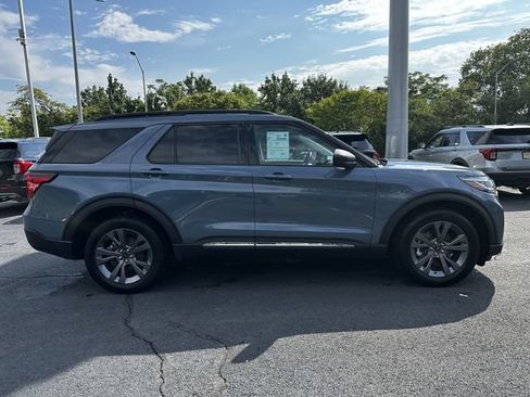 Certified 2025 Ford Explorer Active w/ Active Comfort Package AWD/4WD image 4