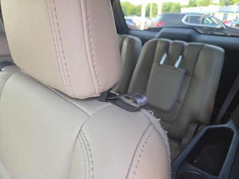 Used 2014 Ford Explorer Limited w/ Equipment Group 302A AWD/4WD image 9