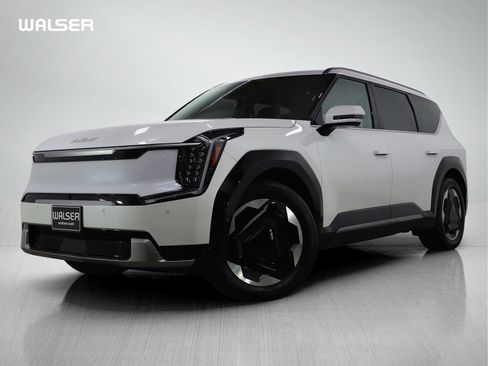 Used 2024 Kia EV9 Land image 1