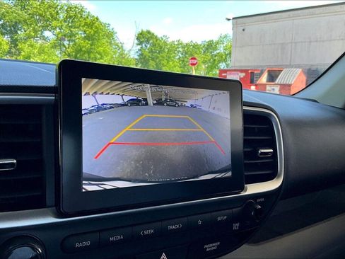 Used 2020 Hyundai Venue SEL FWD image 9