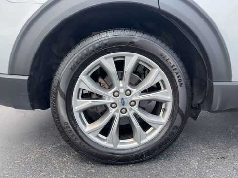 Used 2021 Ford Explorer XLT w/ Equipment Group 202A AWD/4WD image 9