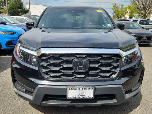 Used 2023 Honda Passport EX-L image 2