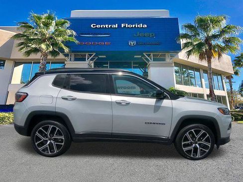 Certified 2025 Jeep Compass Limited AWD/4WD image 4