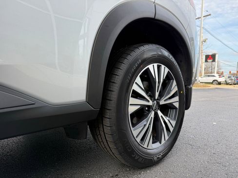 Used 2023 Nissan Rogue SV w/ SV Premium B Package image 15