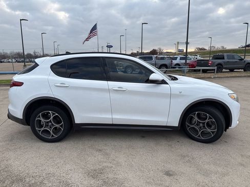 Used 2022 Alfa Romeo Stelvio Ti image 17