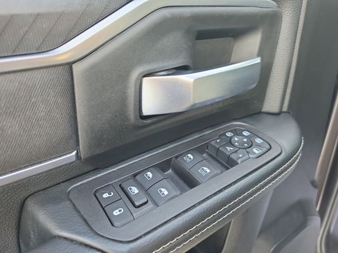 Used 2025 RAM 3500 Big Horn AWD/4WD image 18