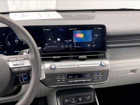 Used 2024 Hyundai Kona SE FWD image 5