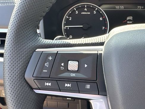 New 2025 Mitsubishi Outlander SE image 19