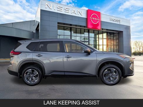 Certified 2025 Nissan Rogue SV image 6