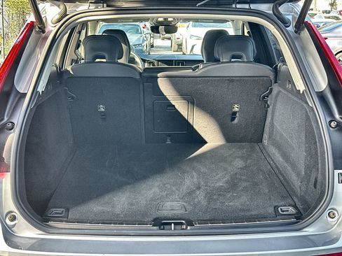 Used 2025 Volvo XC60 B5 Plus AWD/4WD image 17