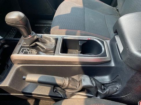 Used 2018 Toyota Tacoma SR5 AWD/4WD image 39