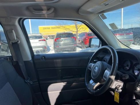 Used 2014 Jeep Patriot Latitude w/ Sun/Sound Group image 27