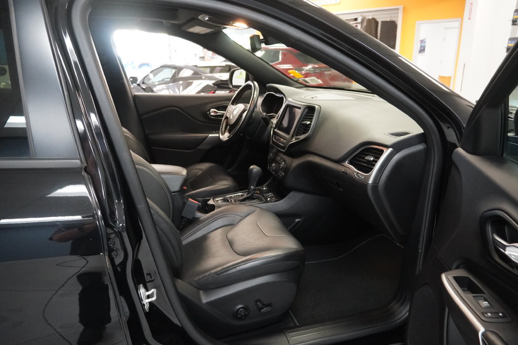 Used 2021 Jeep Cherokee Latitude Lux 80th Anniv w/ Quick Order Package 26U 80TH AWD/4WD image 25