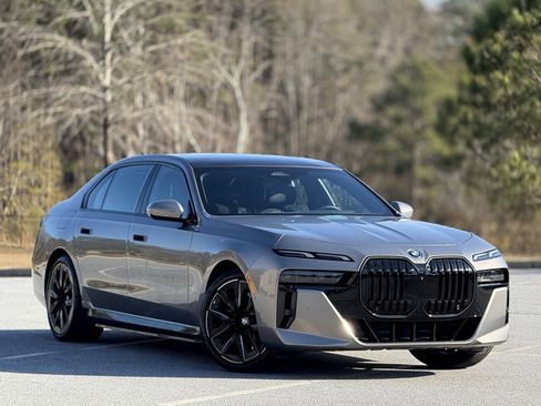 Used 2024 BMW i7 eDrive50 w/ M Sport Package image 12