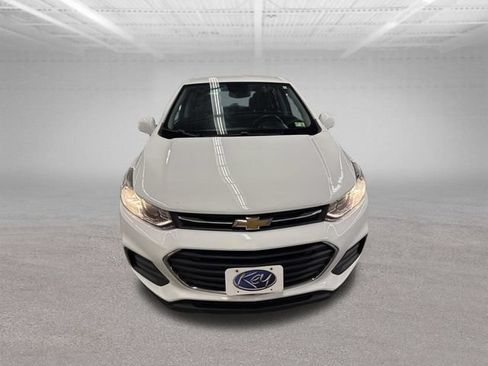 Used 2018 Chevrolet Trax LS AWD/4WD image 2