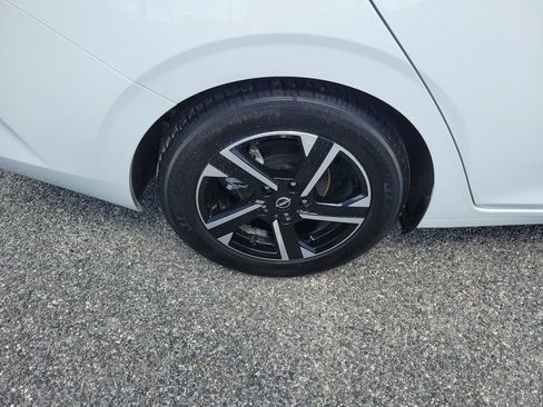 Used 2024 Nissan Sentra SV FWD image 8