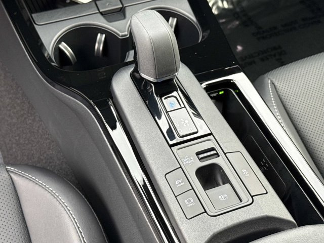 Used 2027 Toyota Prius XLE FWD image 23