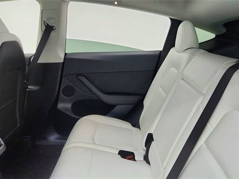 Used 2024 Tesla Model Y Long Range image 32