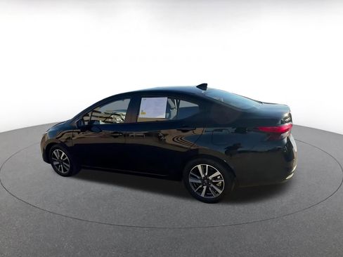 Used 2025 Nissan Versa SV image 10