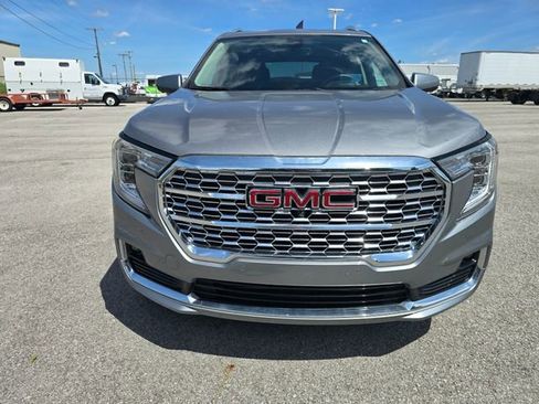 Used 2023 GMC Terrain Denali w/ Denali Premium Package AWD/4WD image 8