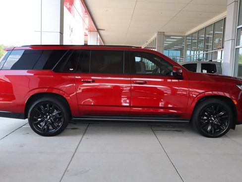 Used 2023 Cadillac Escalade ESV Sport w/ Touring Package AWD/4WD image 12