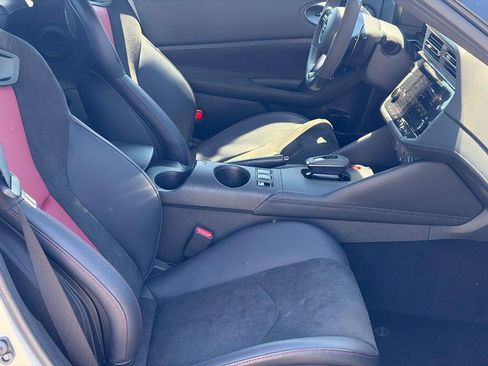 Used 2025 Nissan Z NISMO w/ Floor Mat Package RWD image 13