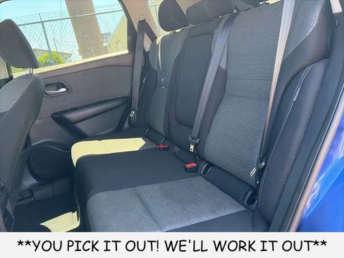 Used 2021 Nissan Rogue SV FWD image 9