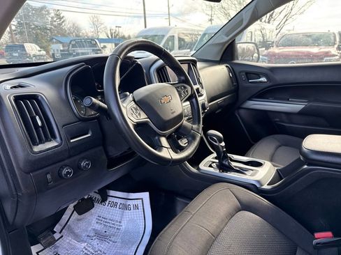 Used 2022 Chevrolet Colorado LT w/ Fleet Safety Package image 10