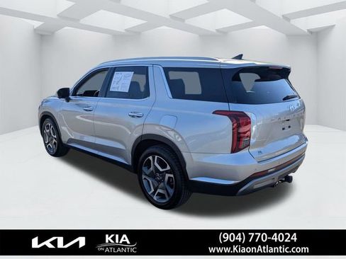 Used 2024 Hyundai Palisade Limited image 5