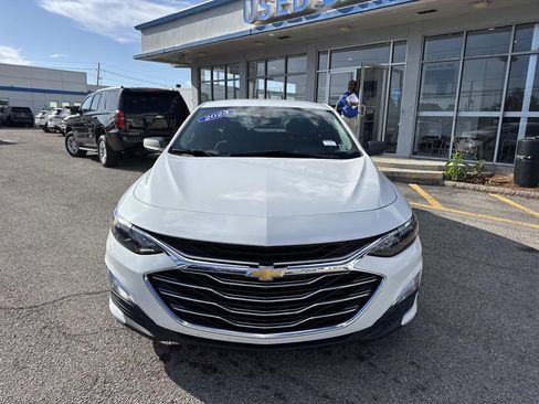 Used 2023 Chevrolet Malibu LS FWD image 2
