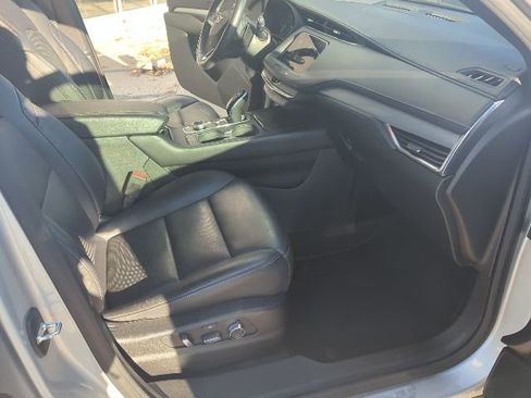 Used 2020 Cadillac XT4 Premium Luxury image 36