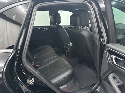 Used 2020 Porsche Macan Base image 24