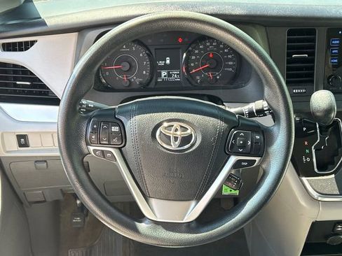 Used 2015 Toyota Sienna LE FWD image 15