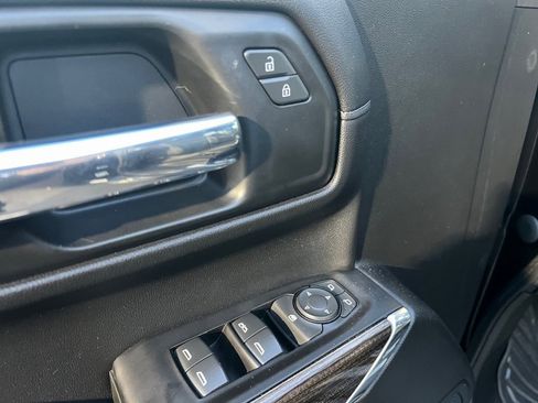 Used 2020 Chevrolet Silverado 1500 LT Trail Boss image 23