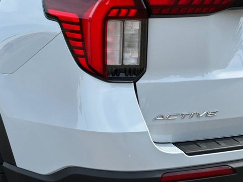 New 2026 Ford Explorer Active w/ Active Comfort Package image 6