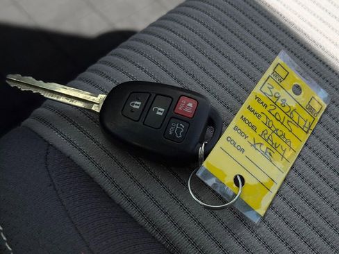 Used 2015 Toyota RAV4 XLE AWD/4WD image 31