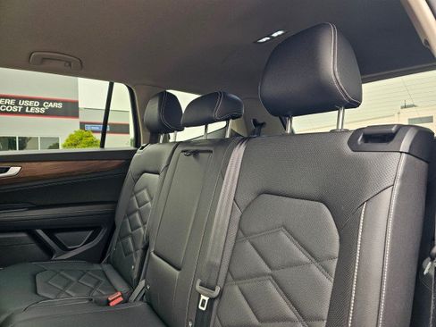 Used 2025 Volkswagen Atlas SE AWD/4WD image 20