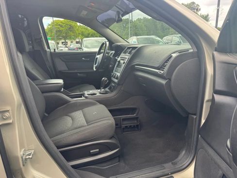 Used 2015 GMC Acadia SLE FWD image 9