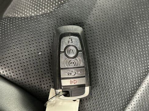 Used 2025 Ford F150 Raptor AWD/4WD image 33
