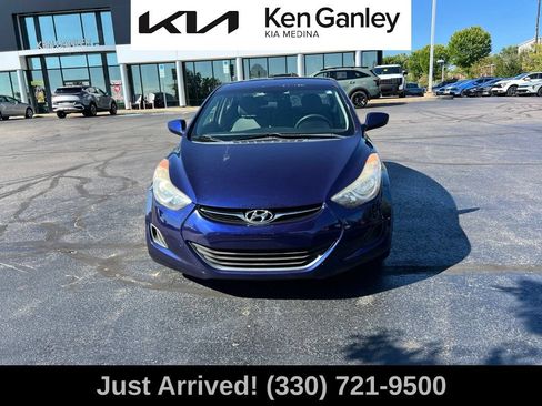 Used 2012 Hyundai Elantra GLS FWD image 2