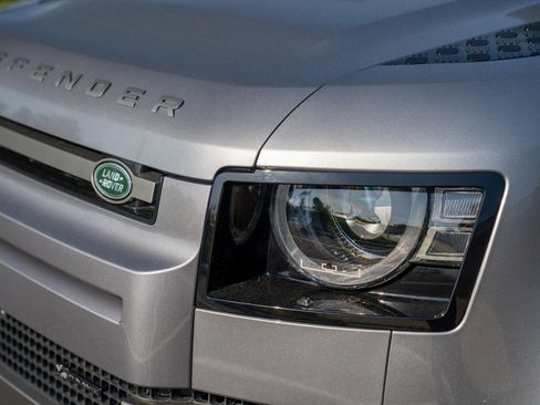 Used 2023 Land Rover Defender 110 X-Dynamic SE AWD/4WD image 29