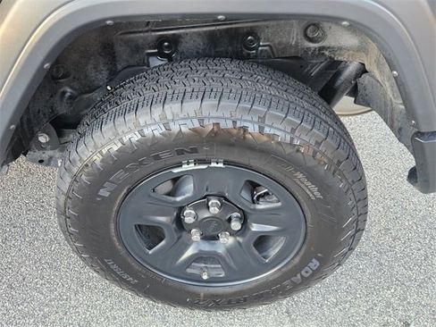 Used 2025 Jeep Wrangler Sport image 8