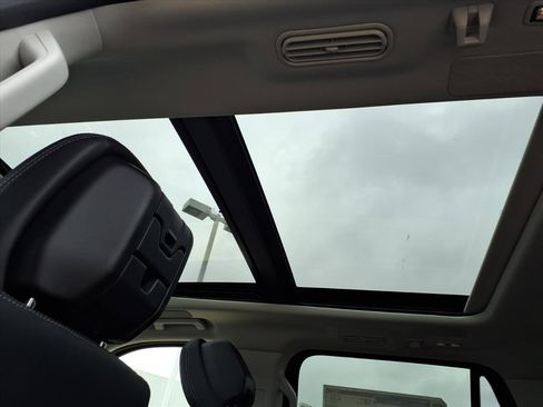 New 2026 Ford Expedition Platinum image 9