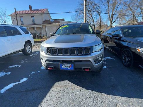 Used 2019 Jeep Compass Trailhawk image 2
