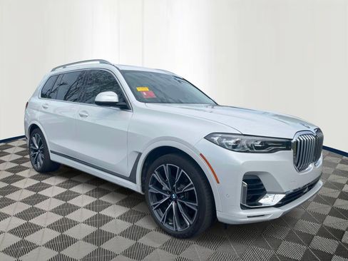 Used 2020 BMW X7 xDrive40i w/ Premium Package AWD/4WD image 3