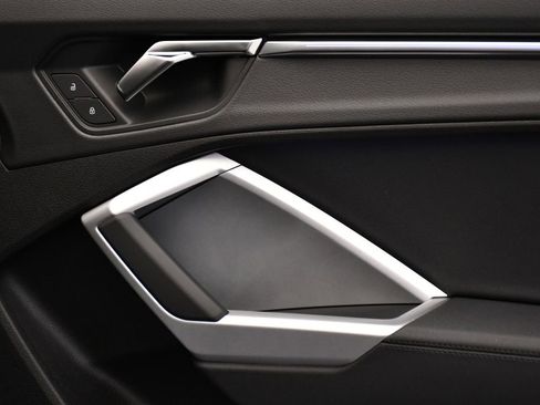 Certified 2025 Audi Q3 2.0T Premium Plus w/ Premium Plus Package image 47