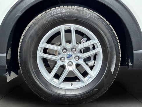 Used 2025 Ford Explorer Active w/ Active Comfort Package RWD image 27