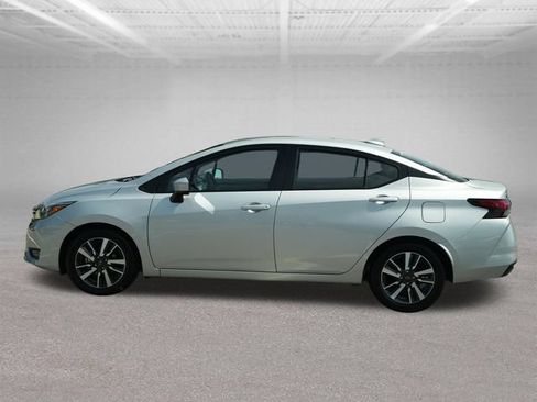 Used 2025 Nissan Versa SV FWD image 4